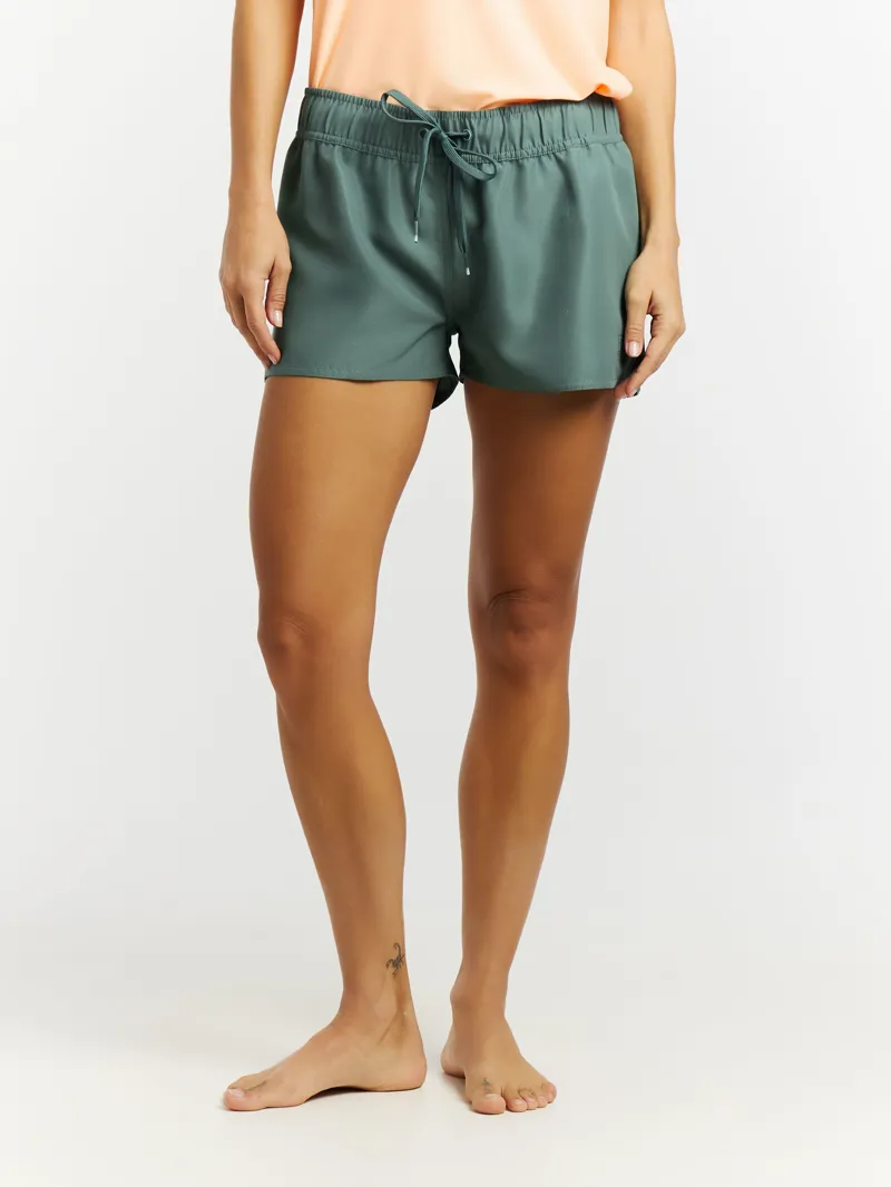Protest PRTEvi Beachshorts Laurel Green-1