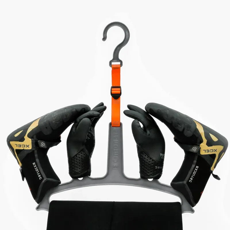 C-Monsta Wetsuit Hanger-6