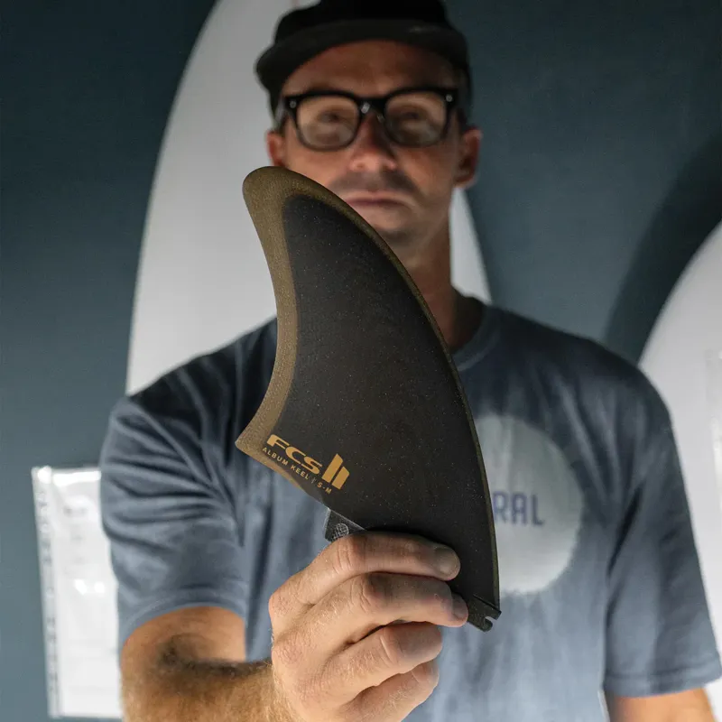 FCS II Album Keel Twin Fins Black/Gold-2