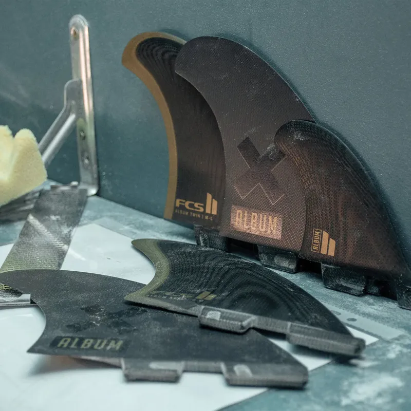 FCS II Album Keel Twin Fins Black/Gold-3