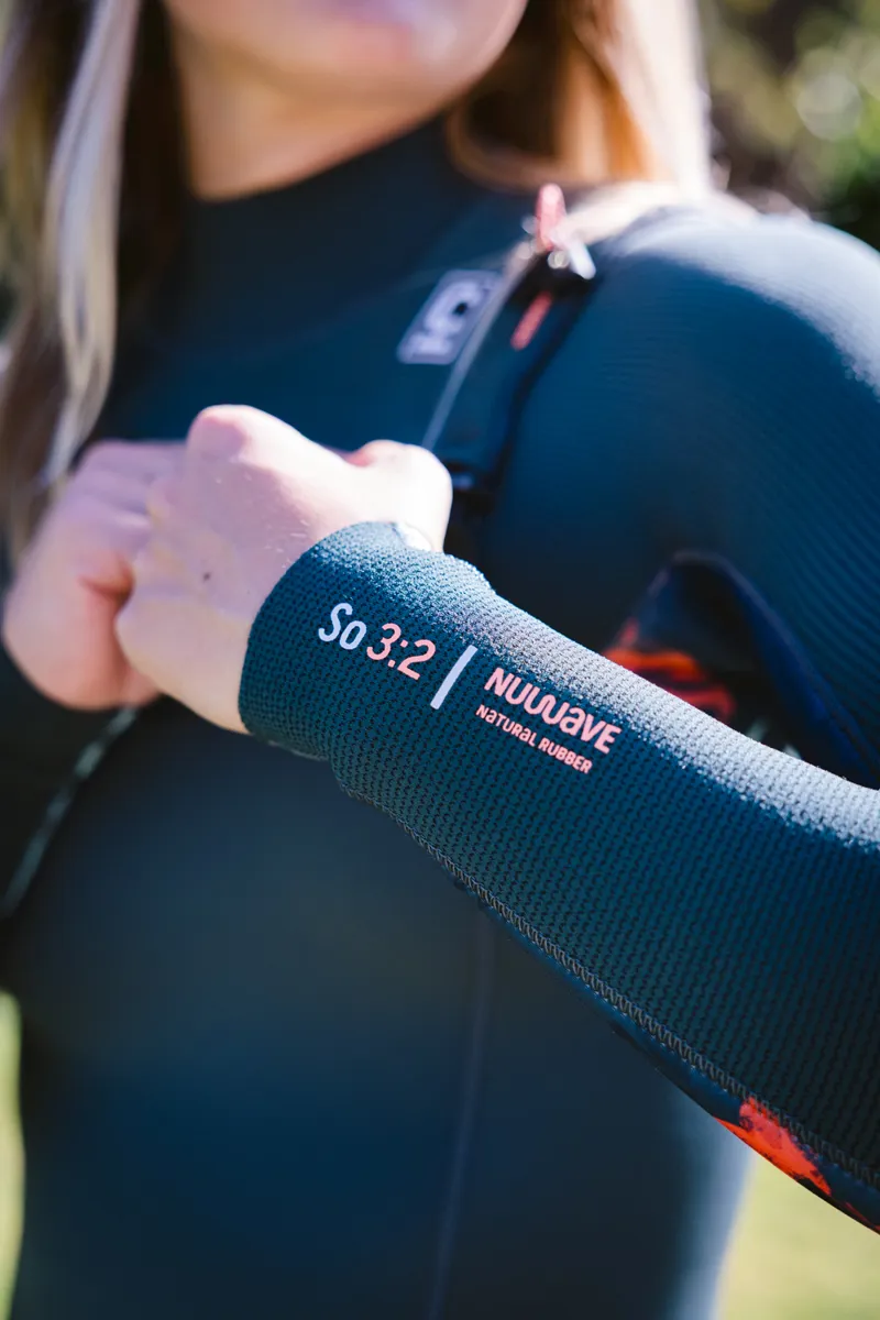 C-Skins Womens NuWave Solace 3/2 Chest Zip Wetsuit Forest Green-5