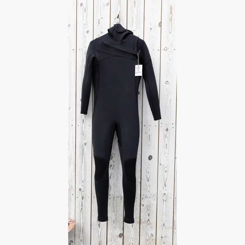 Second Hand Needessentials 5/4 Hooded L
