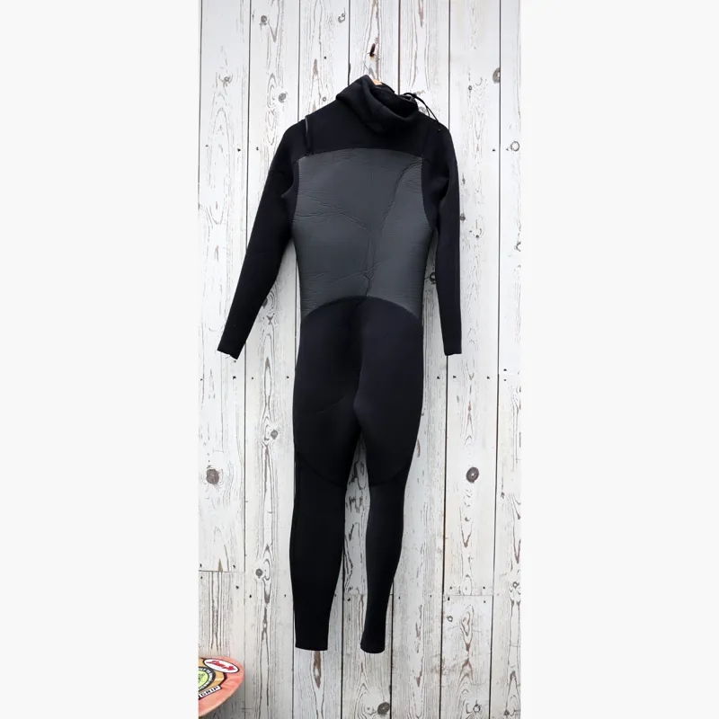 Second Hand NeedEssentials 5/4 Hooded MT-1