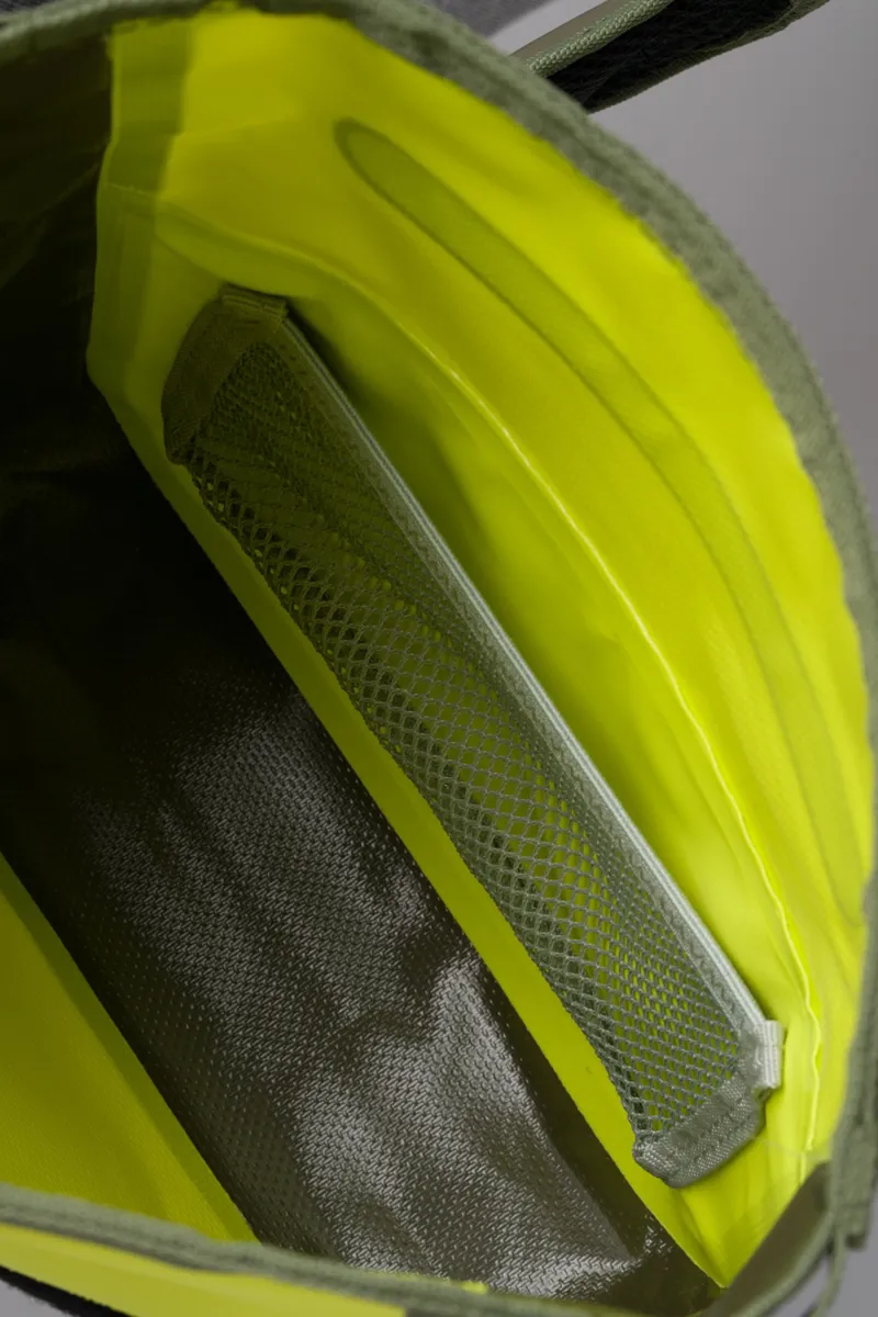 C-Skins Session Dry Bag Waist Pack 2L Flash Green-4