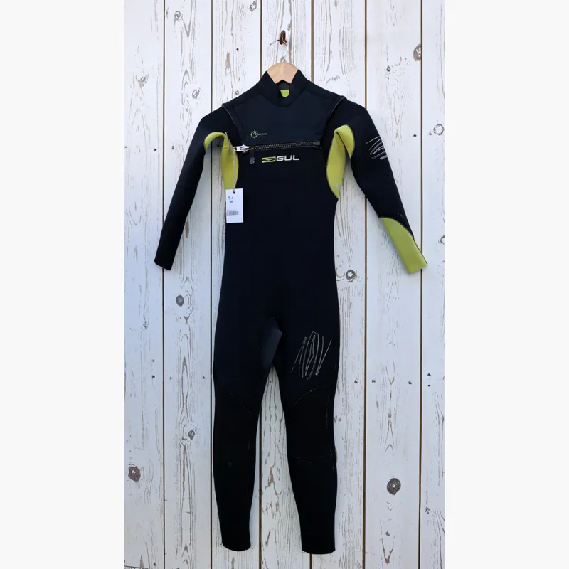 Second Hand Jnr Gul Chest Zip M